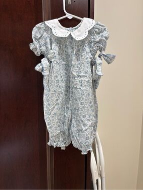 Sophie and Lucas Blue Floral Infant Romper with Peter Pan Collar size 18 MO